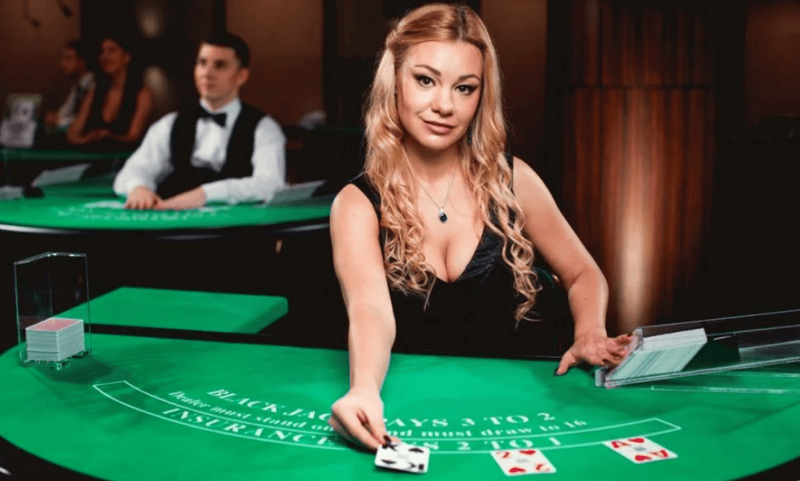 Live dealer at casino